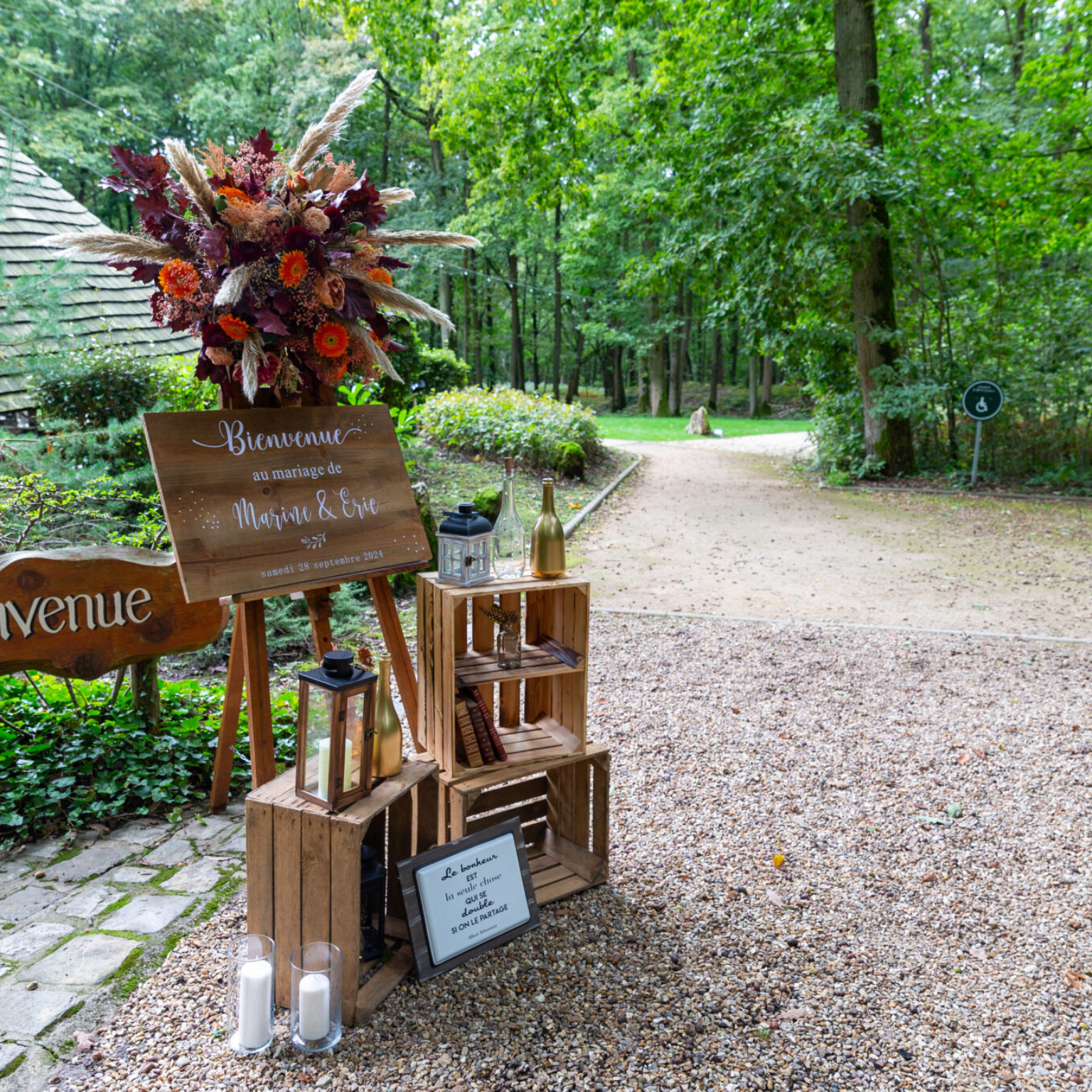 La roche couloir, mariage automnal, panneau de bienvenue mariage, idées déco