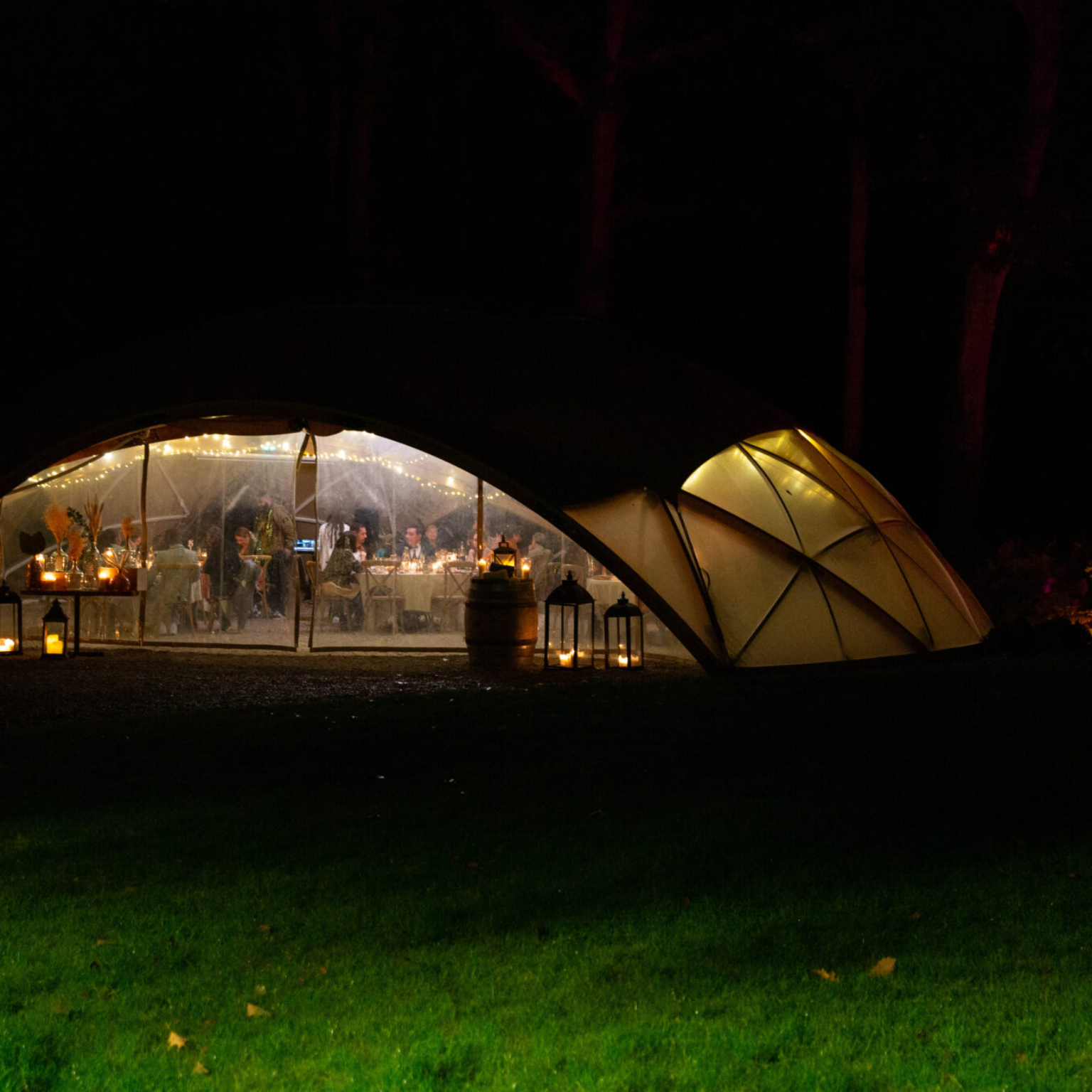 La roche couloir, mariage automnal, nuit éclairée