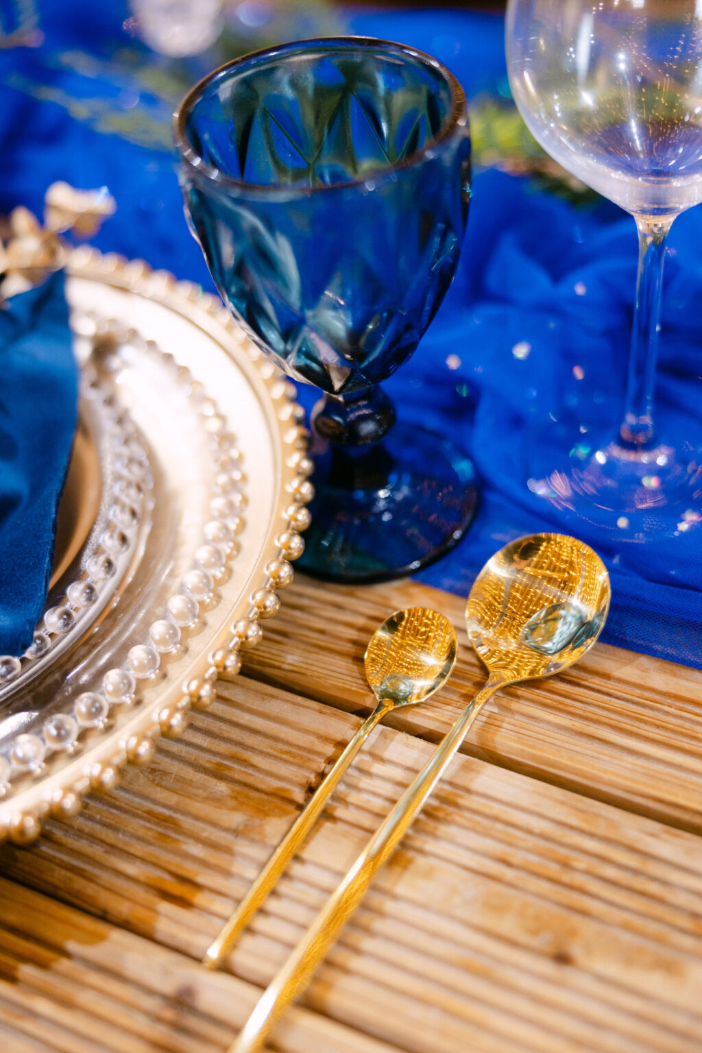 Couverts de table pour un mariage féérique