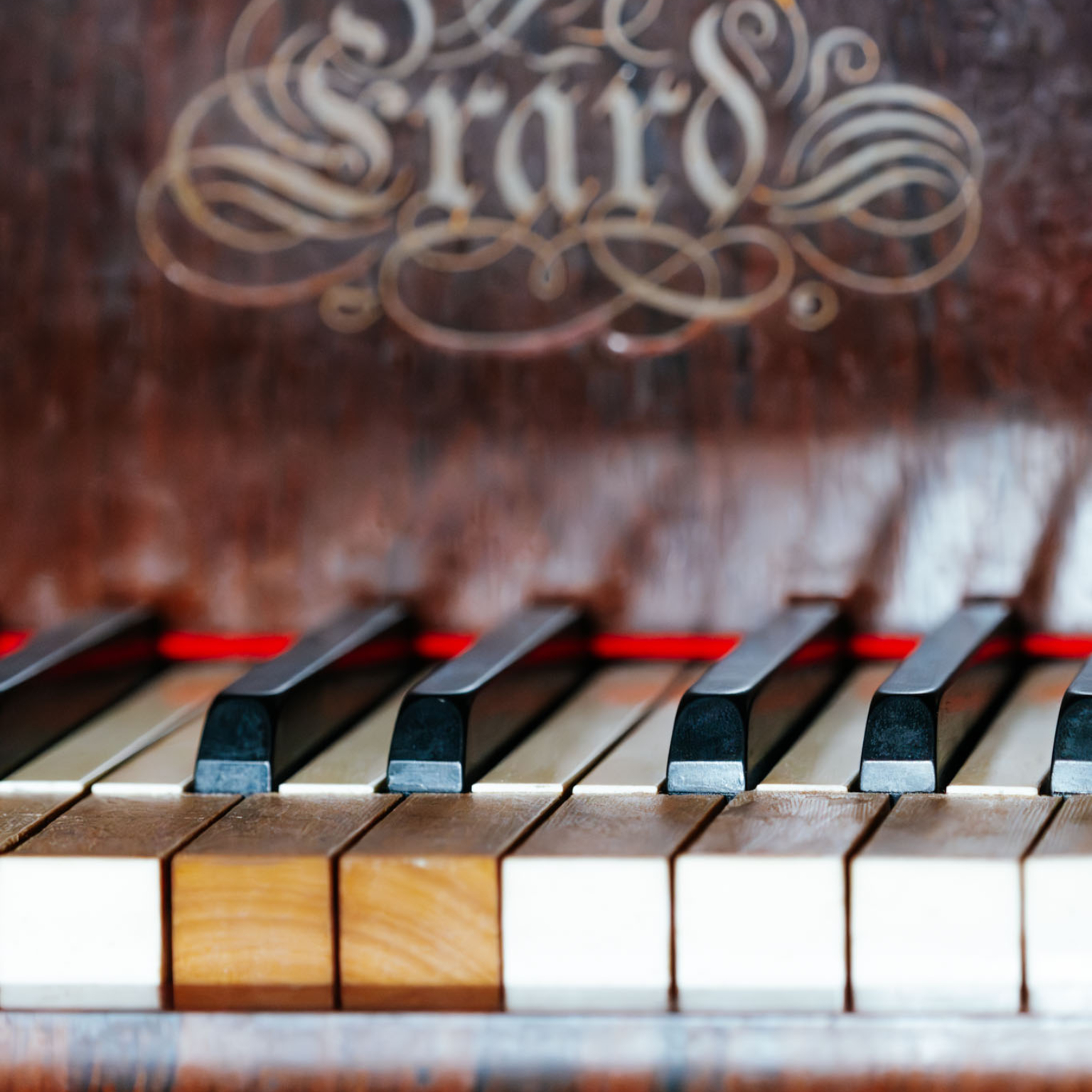 Piano salon de réception